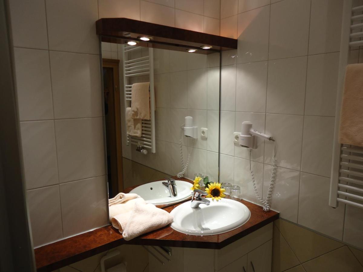 Gasthof-Hotel Dilger Rattenberg Bagian luar foto