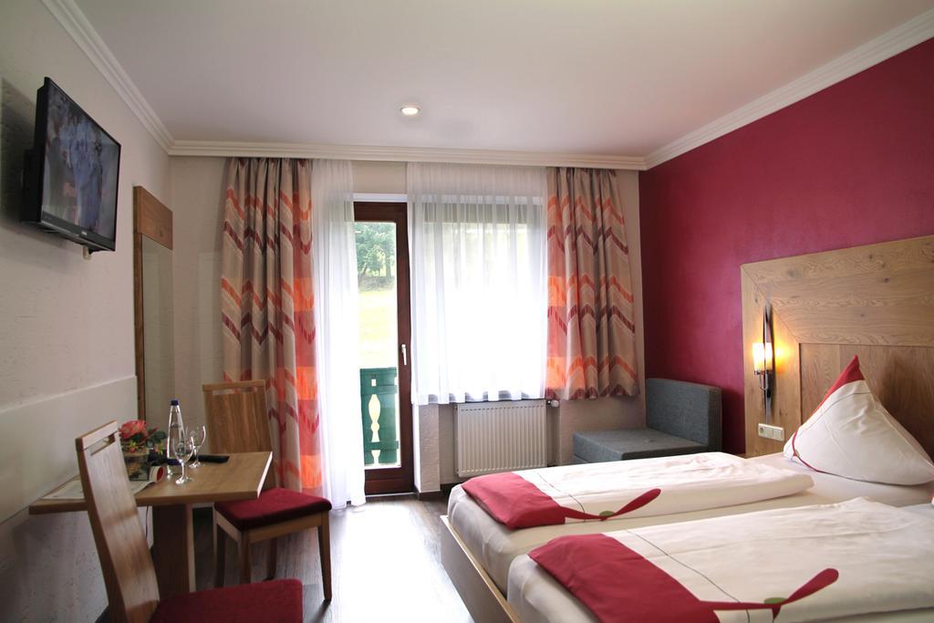 Gasthof-Hotel Dilger Rattenberg Ruang foto