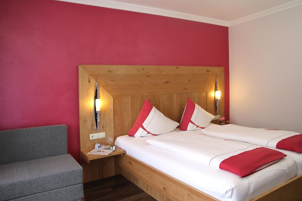 Gasthof-Hotel Dilger Rattenberg Ruang foto